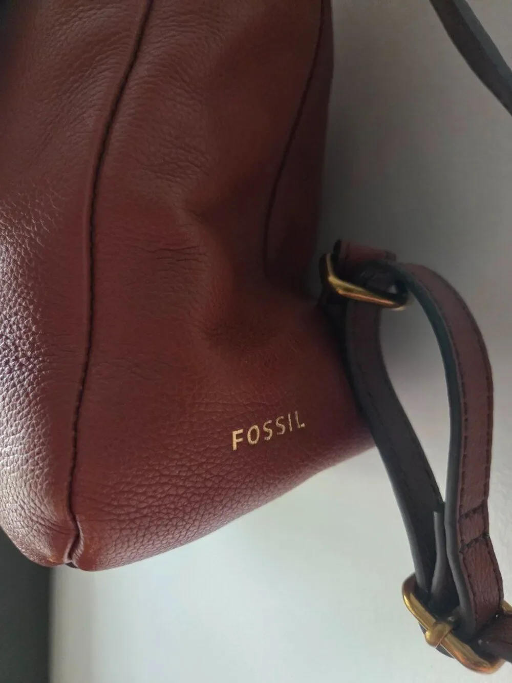 EUC FOSSIL GENUINE LEATHER BROWN SUPER CUTE PACK PACK MEDIUM